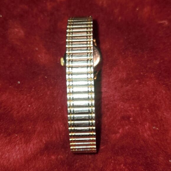 Classic Timex Ladies K1 Gold/Silver Tone Watch Expandable Band Petite Case - Picture 4 of 6